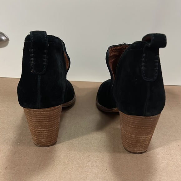 JEFFREY Campbell Rosalee Black Suede Booties size 9.5- like new condition - Picture 7 of 16